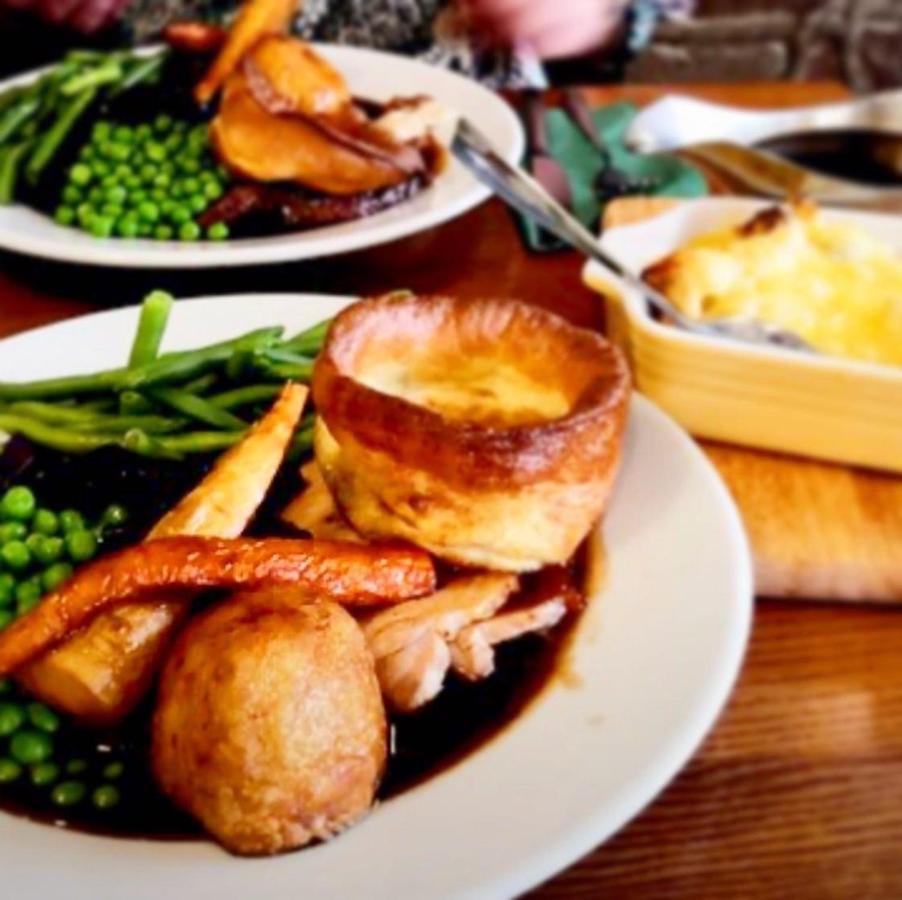 The Coach And Horses Inn Chepstow Εξωτερικό φωτογραφία