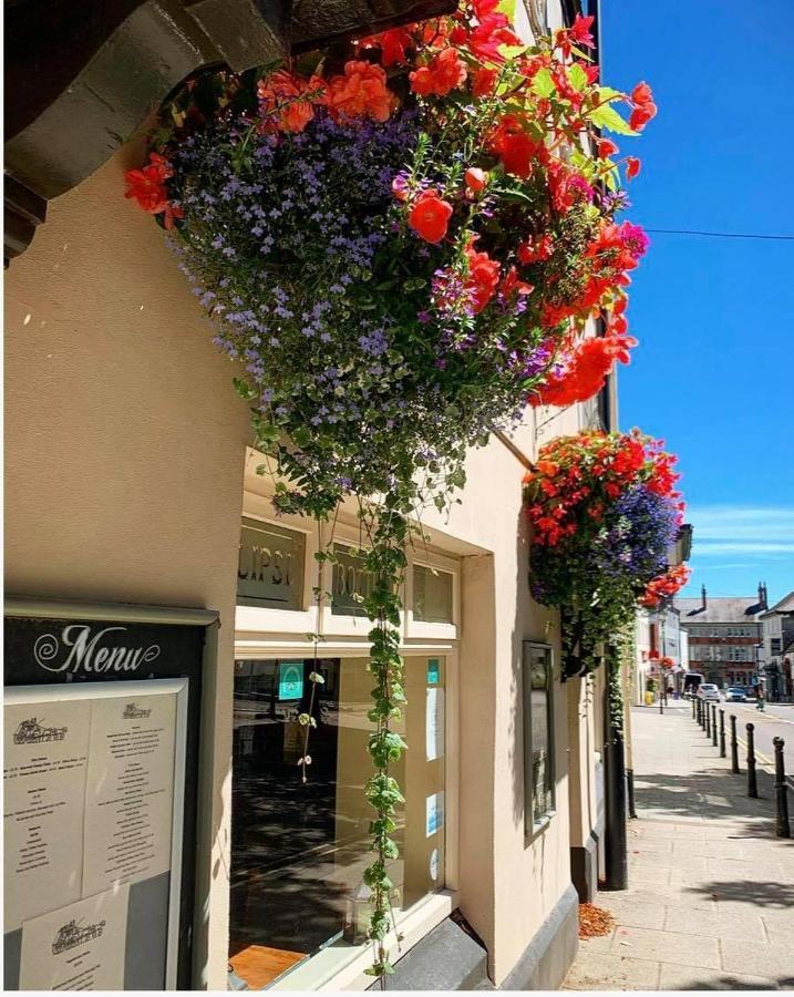 The Coach And Horses Inn Chepstow Εξωτερικό φωτογραφία