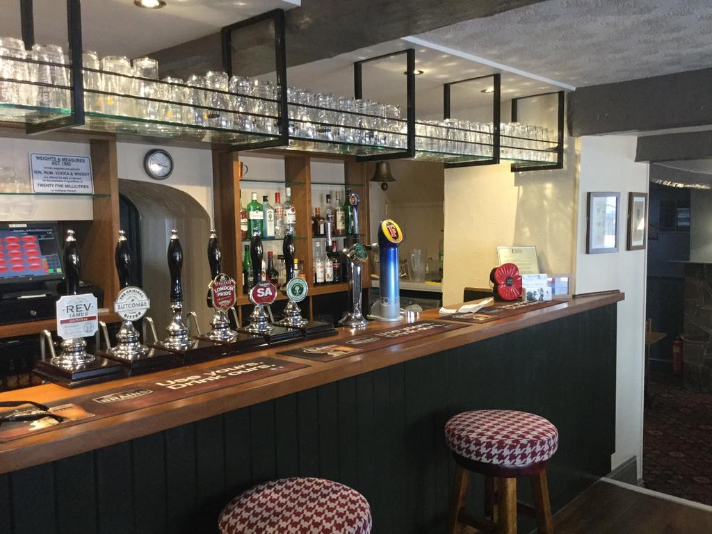 The Coach And Horses Inn Chepstow Εξωτερικό φωτογραφία