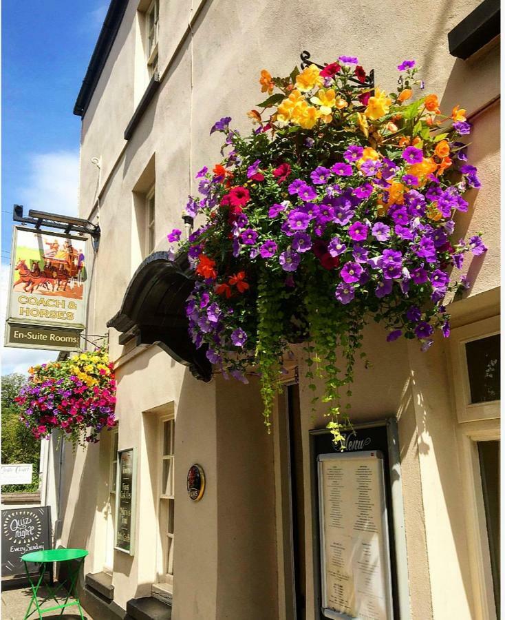 The Coach And Horses Inn Chepstow Εξωτερικό φωτογραφία