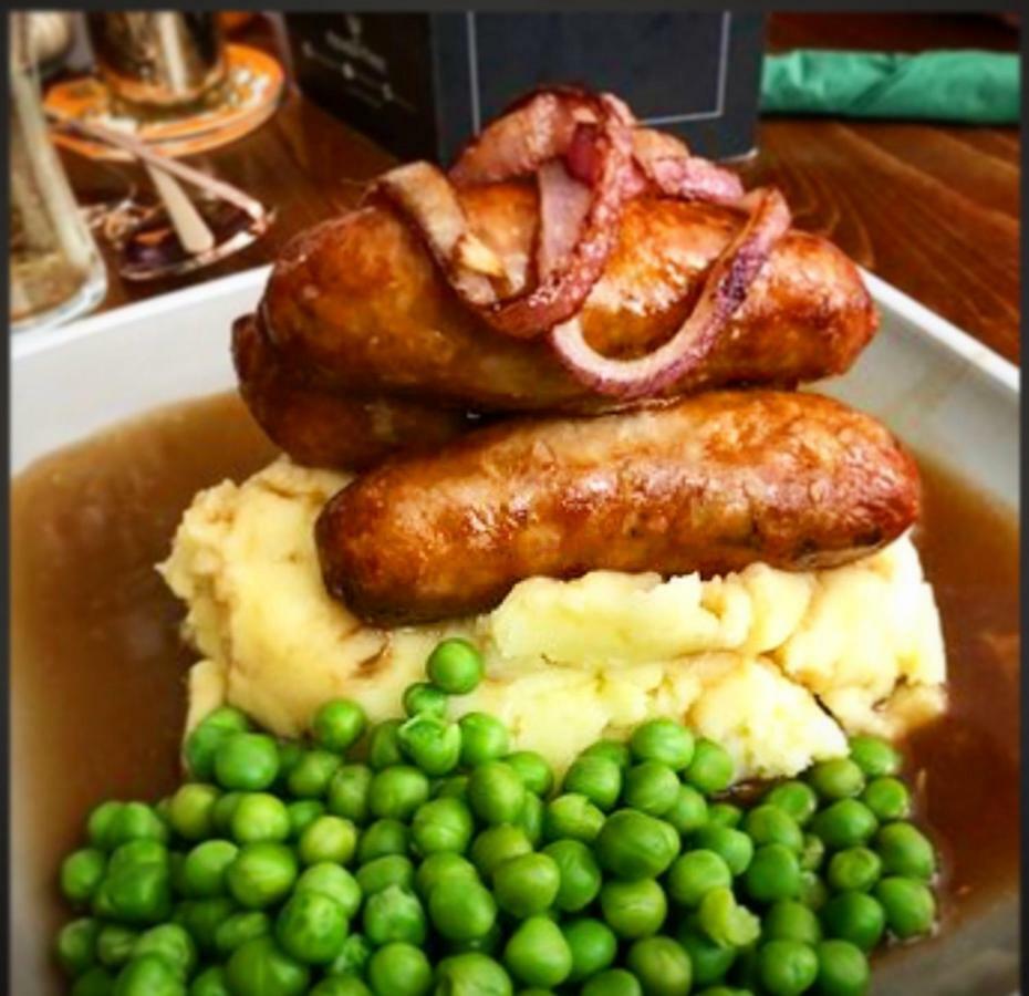 The Coach And Horses Inn Chepstow Εξωτερικό φωτογραφία